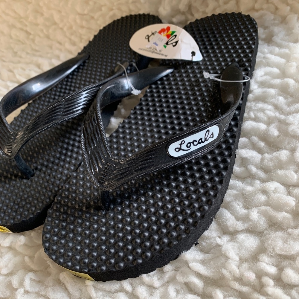Locals USA Massage Women’s Black Strap Slippa Flip Flop, size 7